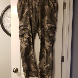 Wrangler Camo pants size 40/32